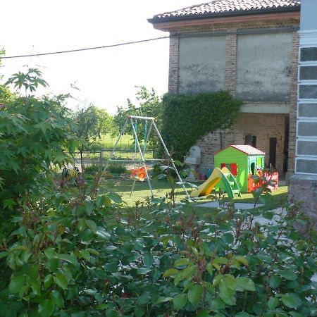 L'Albero Della Gioia Bed & Breakfast Villanova sull'Arda Exterior photo