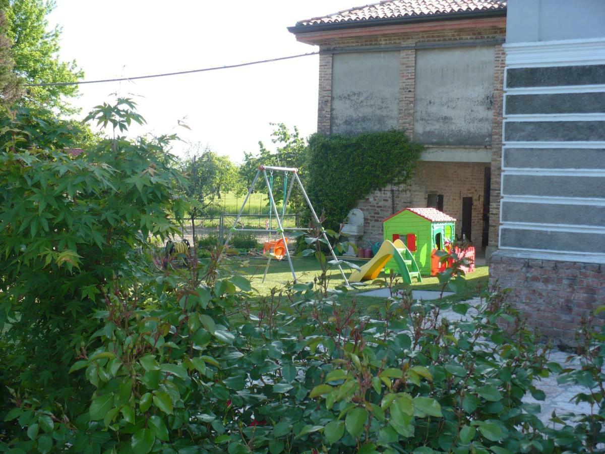 L'Albero Della Gioia Bed & Breakfast Villanova sull'Arda Exterior photo
