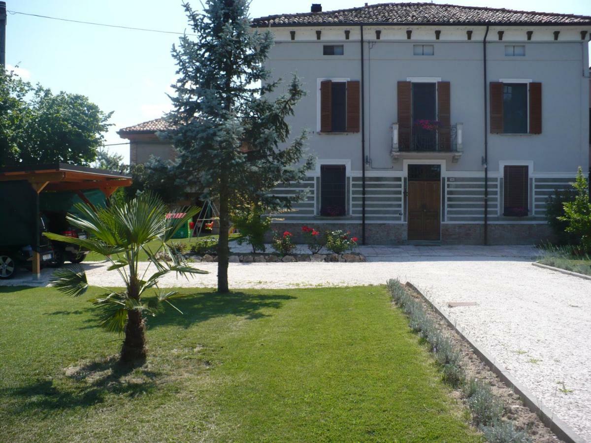 L'Albero Della Gioia Bed & Breakfast Villanova sull'Arda Exterior photo